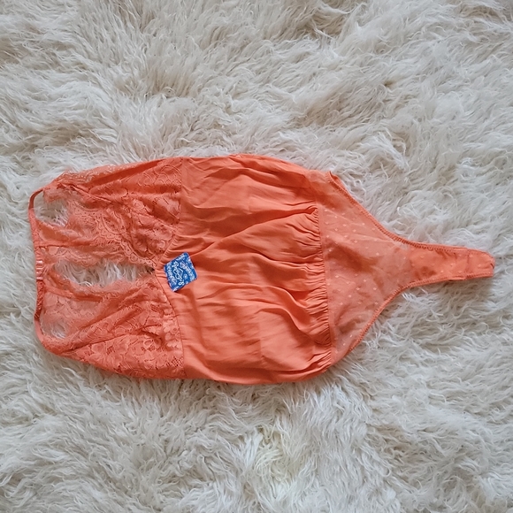 Free People Melrose Coralina Eyelash Lace Open Back Thong Bodysuit - Picture 2 of 10